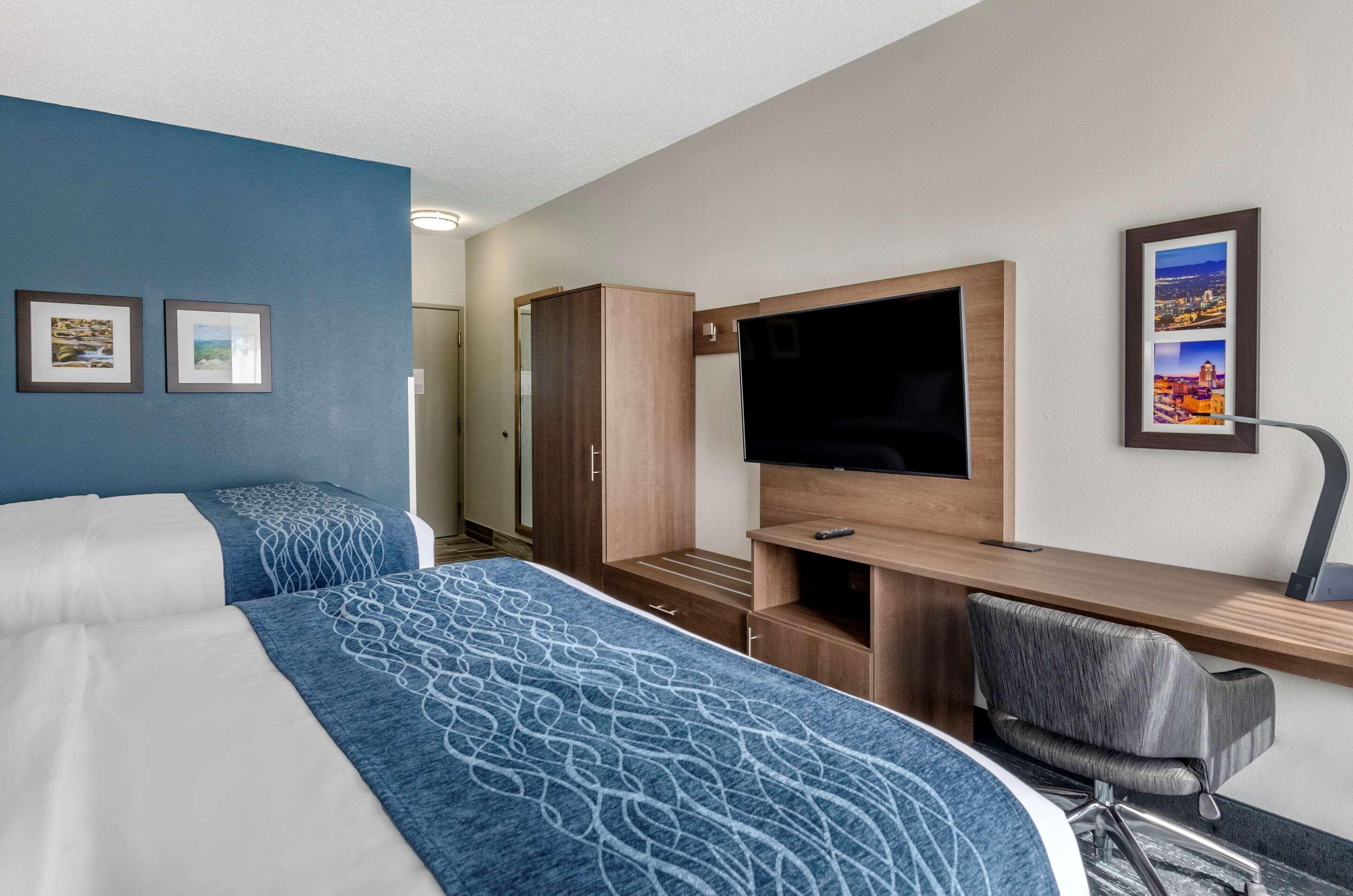 Comfort Inn & Suites Troutville - Roanoke North - Daleville Bagian luar foto