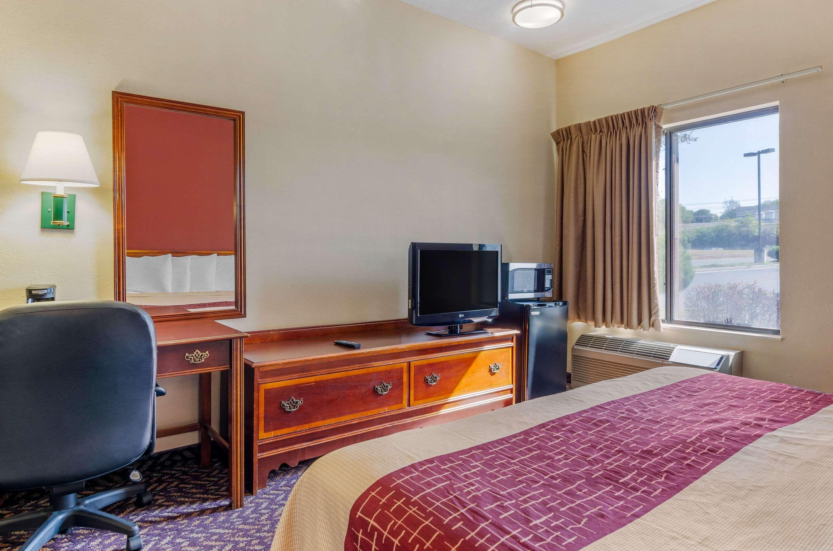 Comfort Inn & Suites Troutville - Roanoke North - Daleville Bagian luar foto