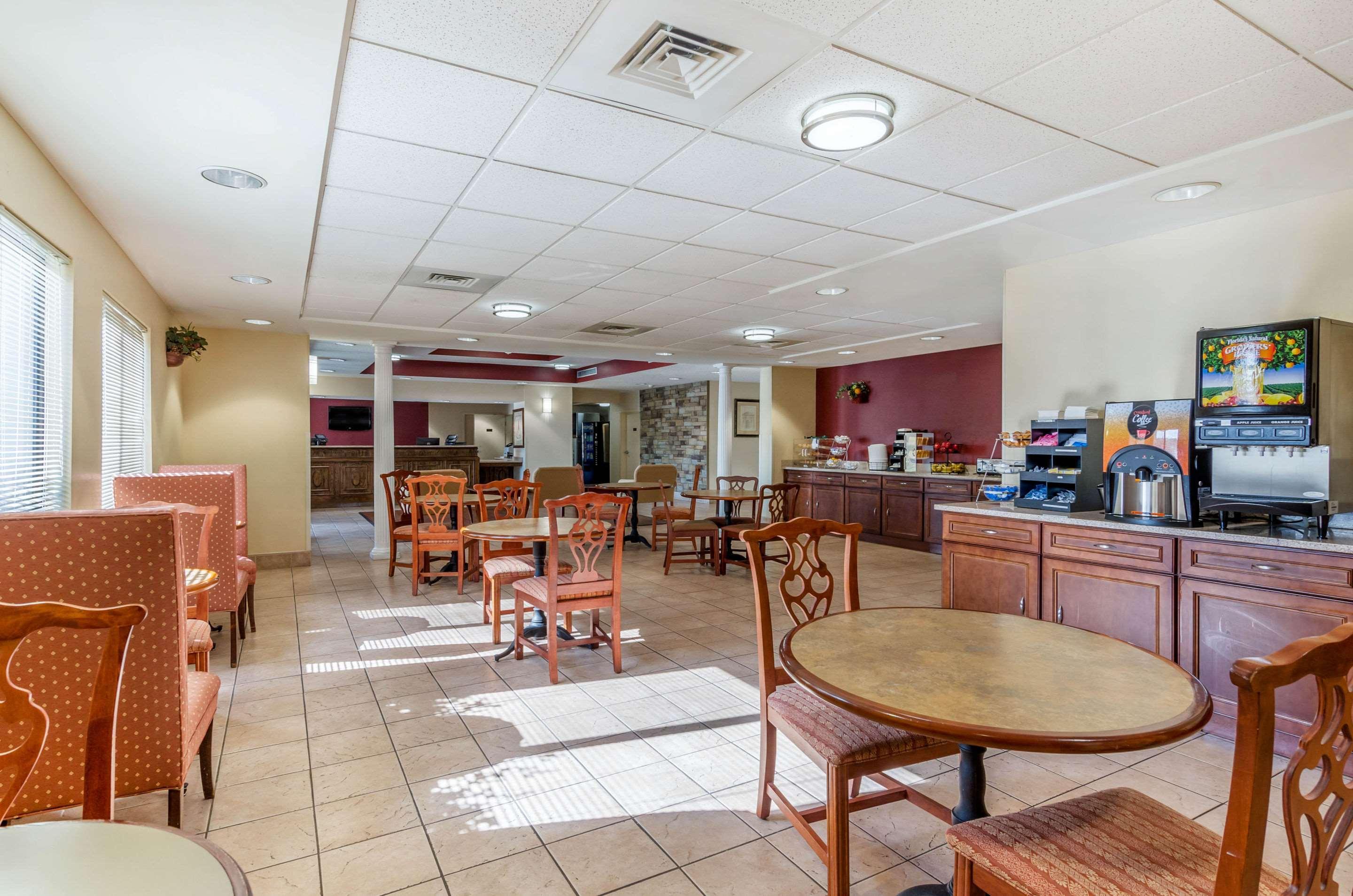 Comfort Inn & Suites Troutville - Roanoke North - Daleville Bagian luar foto