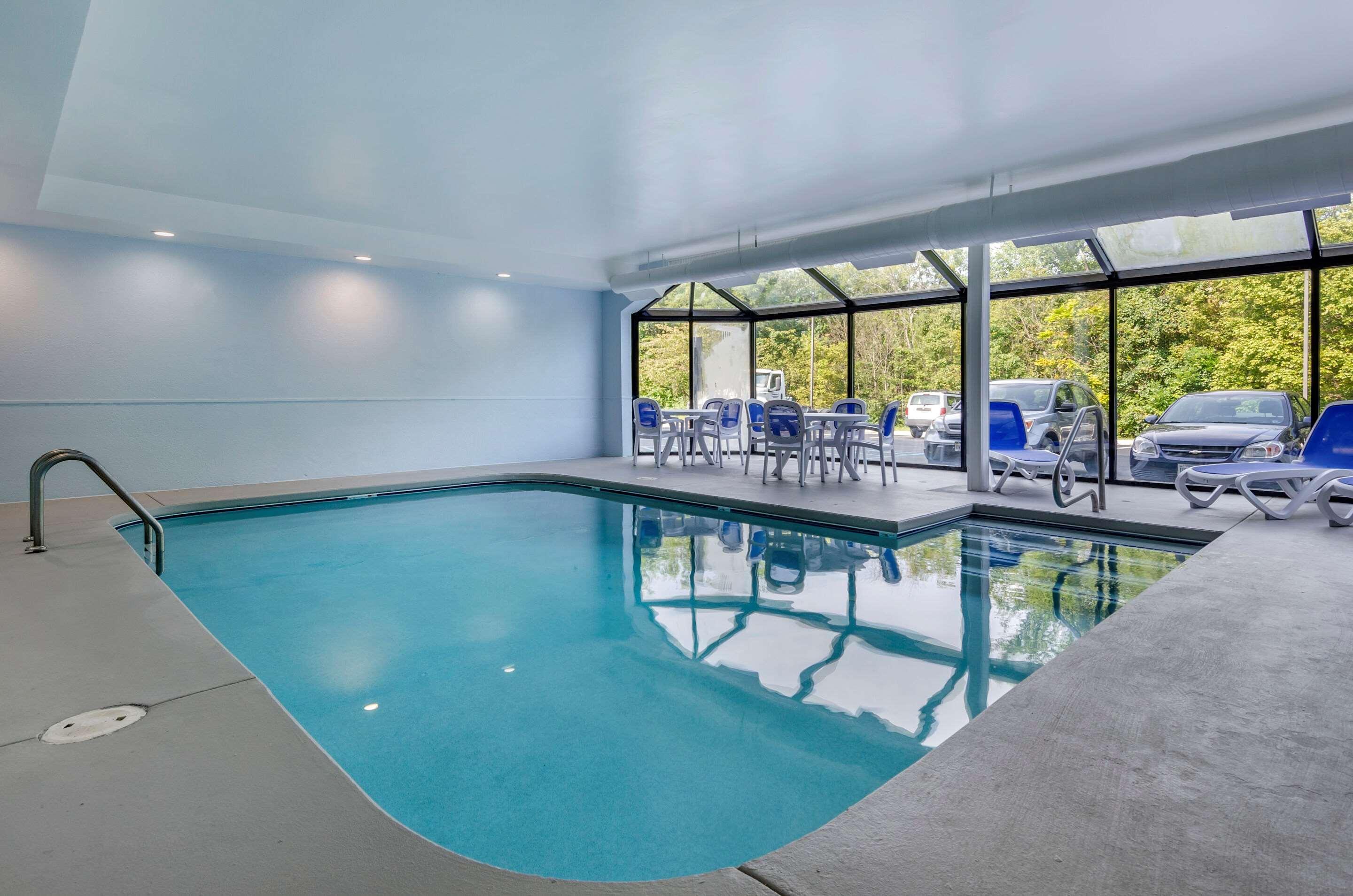 Comfort Inn & Suites Troutville - Roanoke North - Daleville Bagian luar foto