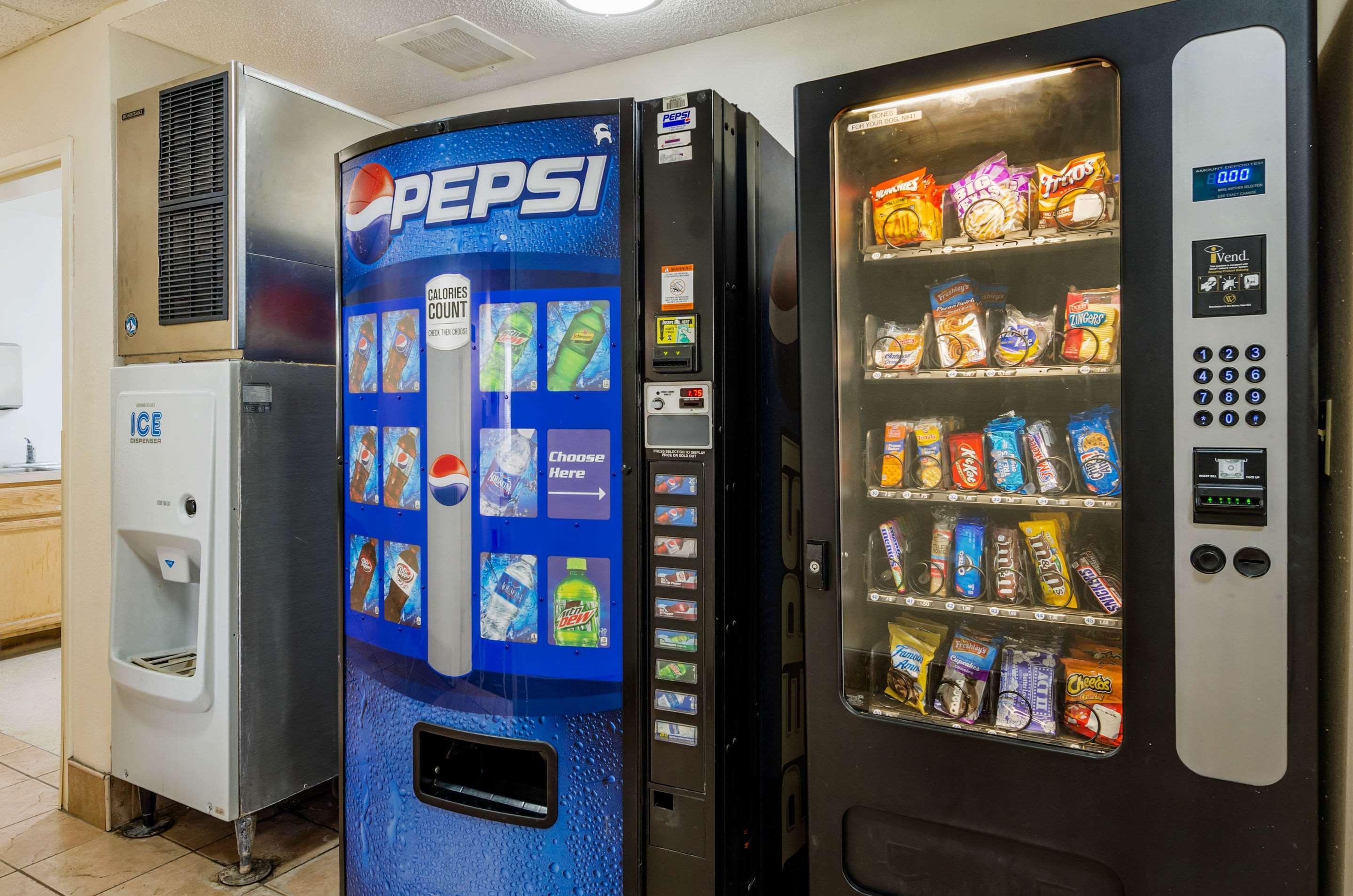 Comfort Inn & Suites Troutville - Roanoke North - Daleville Bagian luar foto